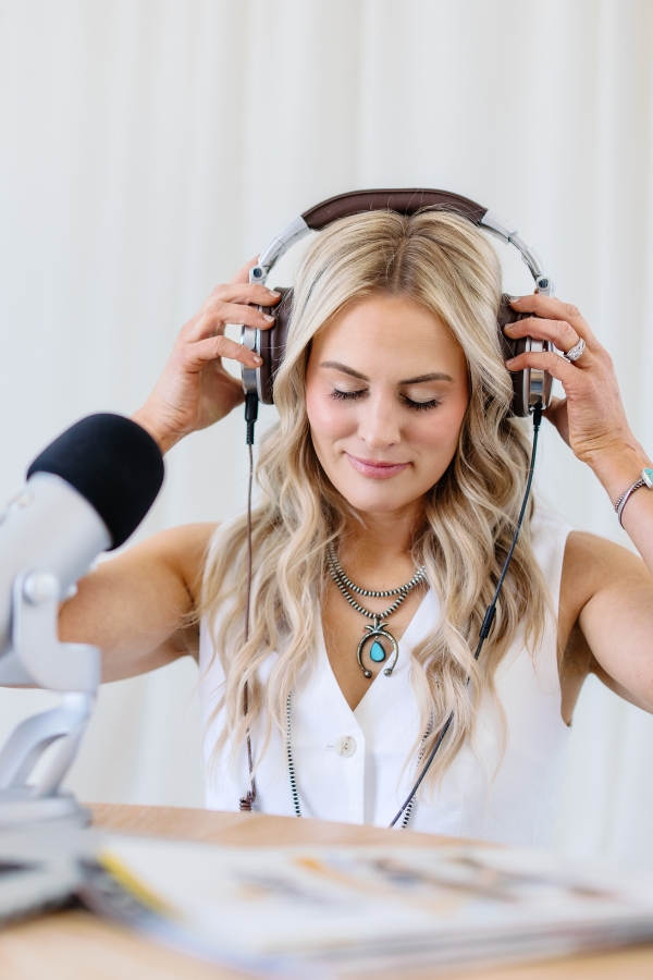 Top 6 Podcasts for Solopreneurs